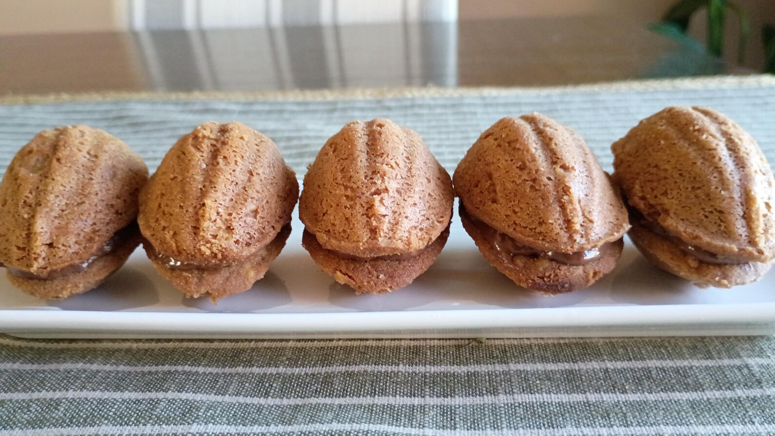5 Walnut cookies